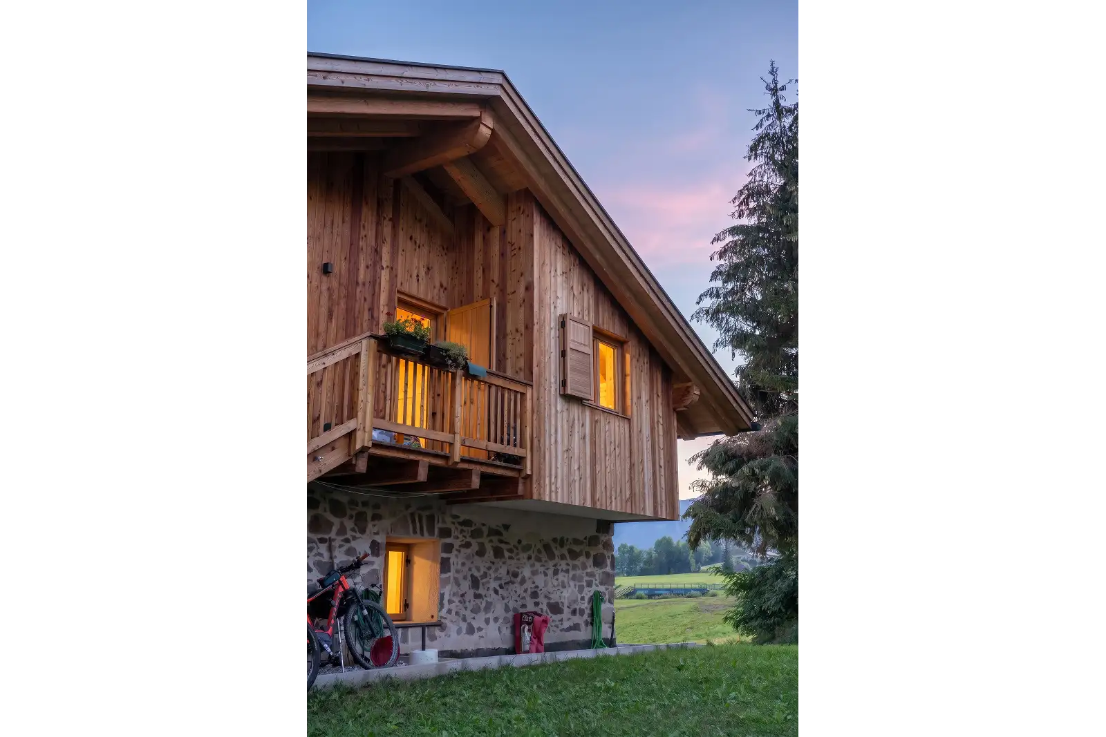 Ampliamento in legno di un immobile a Lago di Tesero